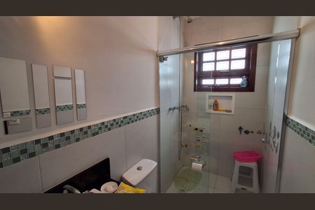 Casa à venda com 390m², 4 quartos e 6 vagas Casa à venda com 390m², 4 quartos e 6 vagasBanheiro Suíte 2