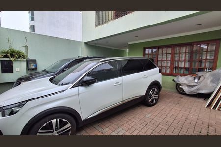 Casa à venda com 390m², 4 quartos e 6 vagas Casa à venda com 390m², 4 quartos e 6 vagasGaragem