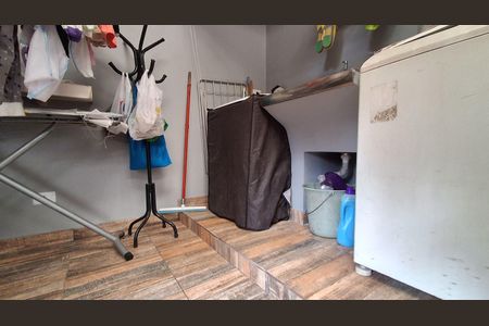 Casa à venda com 390m², 4 quartos e 6 vagas Casa à venda com 390m², 4 quartos e 6 vagasÁrea de Serviço