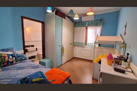 Casa à venda com 390m², 4 quartos e 6 vagas Casa à venda com 390m², 4 quartos e 6 vagasSuíte 2