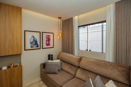 Casa à venda com 435m², 3 quartos e 3 vagasSala