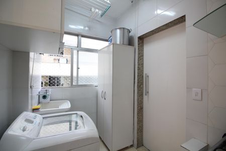 Apartamento à venda com 99m², 3 quartos e 1 vagaÁrea de Serviço