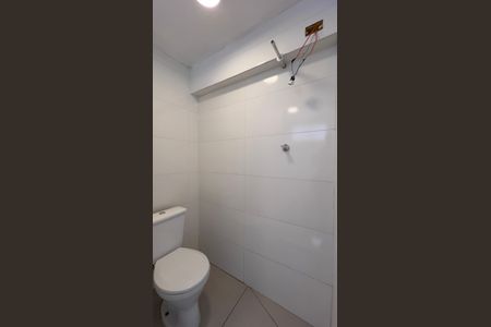 Banheiro de kitnet/studio para alugar com 1 quarto, 37m² em Jardim Santa Mena, Guarulhos