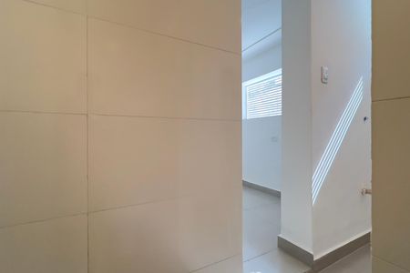 Banheiro de kitnet/studio para alugar com 1 quarto, 37m² em Jardim Santa Mena, Guarulhos