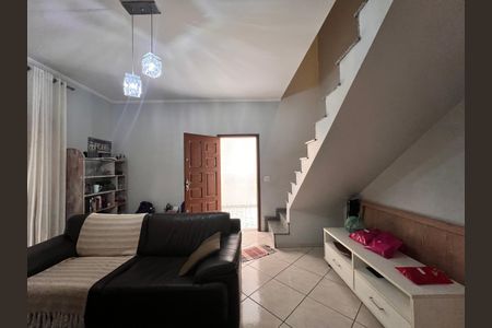 Sala de casa para alugar com 2 quartos, 200m² em Jardim Santa Beatriz, Guarulhos