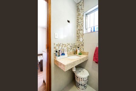 Casa à venda com 210m², 4 quartos e 2 vagasBanheiro da Suíte