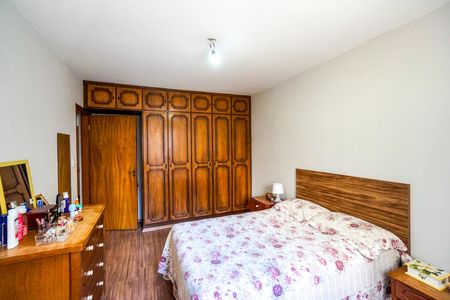 Casa à venda com 210m², 4 quartos e 2 vagasSuíte