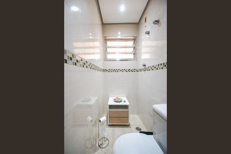 Casa à venda com 210m², 4 quartos e 2 vagasLavabo