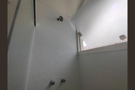 Casa de condomínio à venda com 380m², 5 quartos e 2 vagasBanheiro da Suíte 1