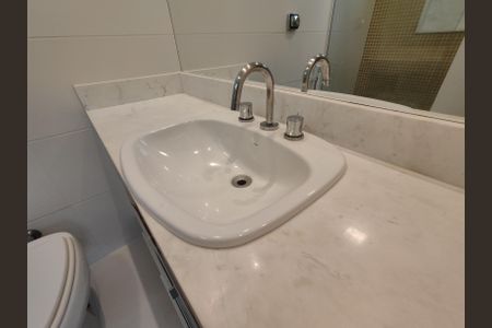 Casa de condomínio à venda com 380m², 5 quartos e 2 vagasBanheiro da Suíte 5