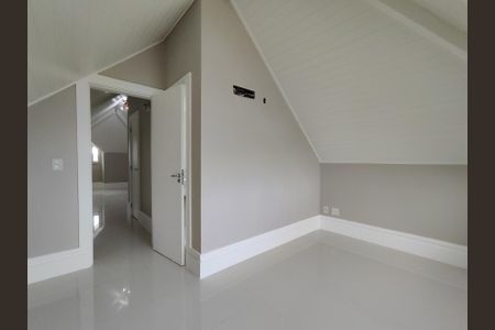 Casa de condomínio à venda com 380m², 5 quartos e 2 vagasSuíte 1