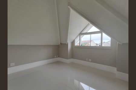 Casa de condomínio à venda com 380m², 5 quartos e 2 vagasSuíte 1