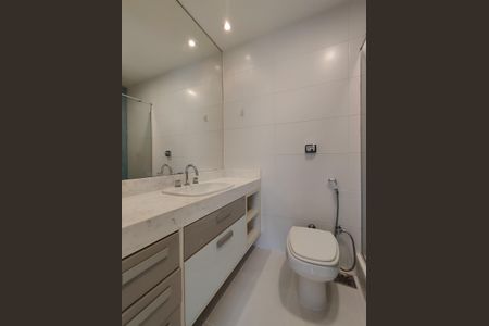 Casa de condomínio à venda com 380m², 5 quartos e 2 vagasBanheiro da Suíte 4