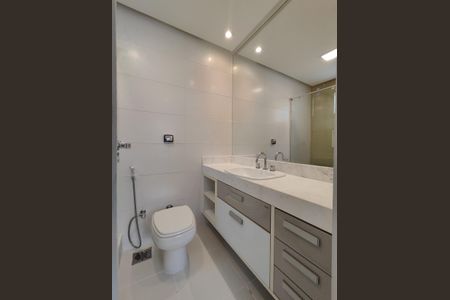 Casa de condomínio à venda com 380m², 5 quartos e 2 vagasBanheiro da Suíte 5