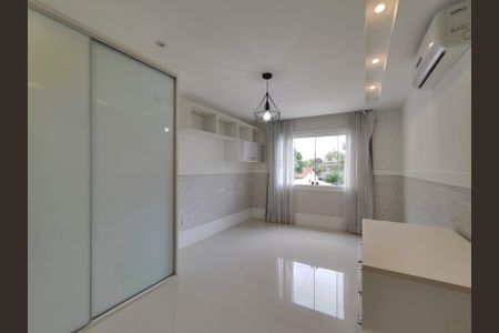 Casa de condomínio à venda com 380m², 5 quartos e 2 vagasSuíte 3