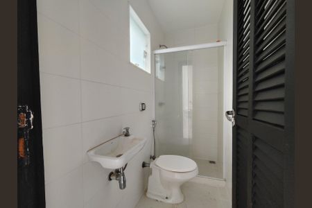 Casa de condomínio à venda com 380m², 5 quartos e 2 vagasBanheiro de Serviço