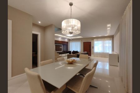 Sala de casa de condomínio à venda com 5 quartos, 380m² em Barra da Tijuca, Rio de Janeiro