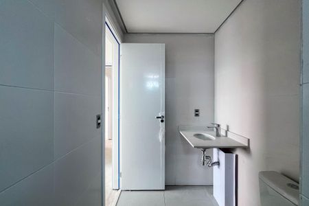 Apartamento à venda com 66m², 2 quartos e 1 vaga Apartamento à venda com 66m², 2 quartos e 1 vagaBanheiro da Suíte