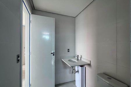Apartamento à venda com 66m², 2 quartos e 1 vaga Apartamento à venda com 66m², 2 quartos e 1 vagaBanheiro da Suíte
