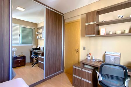 Apartamento à venda com 88m², 3 quartos e 2 vagasQuarto 2