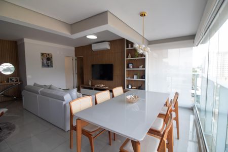 Apartamento para alugar com 81m², 2 quartos e 2 vagas Apartamento para alugar com 81m², 2 quartos e 2 vagasSala de Jantar