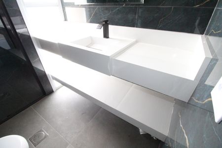 Apartamento para alugar com 75m², 3 quartos e 2 vagasBanheiro Social