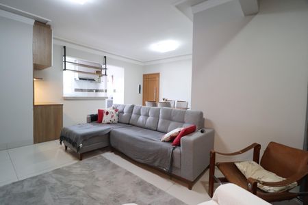 Sala de apartamento para alugar com 3 quartos, 90m² em Santa Mônica, Uberlândia