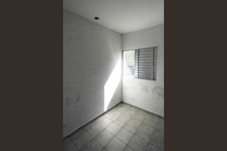 Quarto 1 de casa para alugar com 2 quartos, 42m² em Jardim Paraguacu, São Paulo