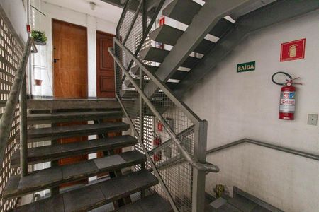 Apartamento para alugar com 50m², 2 quartos e 1 vagaEscada