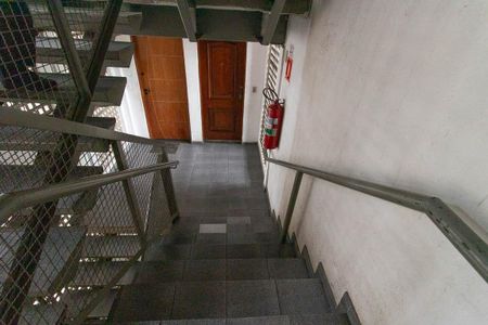 Apartamento para alugar com 50m², 2 quartos e 1 vagaEscada