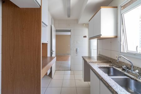 Apartamento à venda com 130m², 4 quartos e 2 vagasCozinha