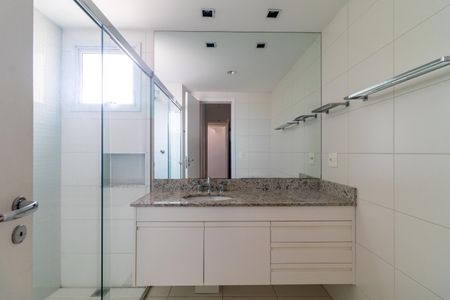 Apartamento à venda com 130m², 4 quartos e 2 vagasBanheiro da Suíte