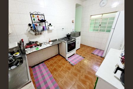 Casa à venda com 255m², 6 quartos e 2 vagasFoto 05
