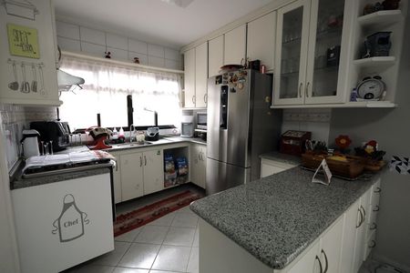 Casa à venda com 278m², 4 quartos e 6 vagasCozinha