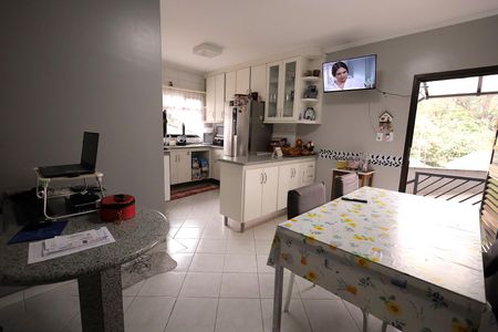 Casa à venda com 278m², 4 quartos e 6 vagasCozinha