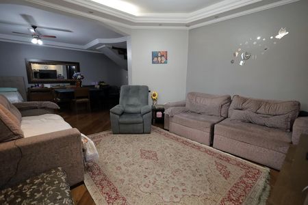 Casa à venda com 278m², 4 quartos e 6 vagasSala