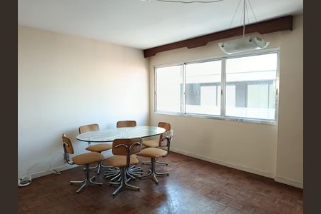 Apartamento à venda com 120m², 2 quartos e 1 vagaSala