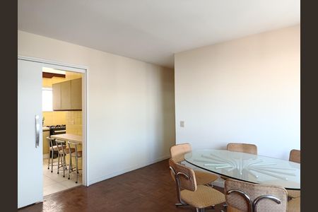Sala de apartamento à venda com 2 quartos, 120m² em Cerqueira César, São Paulo