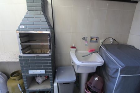 Casa de condomínio à venda com 50m², 2 quartos e 1 vagaÁrea de serviço