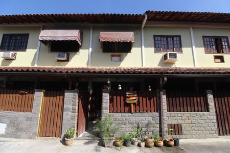 Casa de condomínio à venda com 50m², 2 quartos e 1 vagaFrente da casa