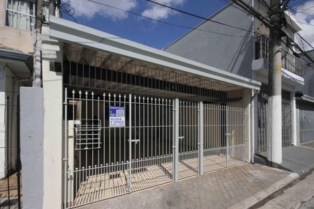 Casa à venda com 160m², 4 quartos e 3 vagas Casa à venda com 160m², 4 quartos e 3 vagasFachada