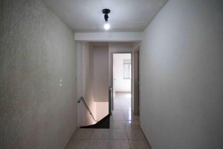 Casa à venda com 160m², 4 quartos e 3 vagas Casa à venda com 160m², 4 quartos e 3 vagasCorredor