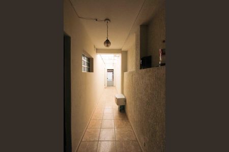 Casa à venda com 160m², 4 quartos e 3 vagas Casa à venda com 160m², 4 quartos e 3 vagasCorredor externo