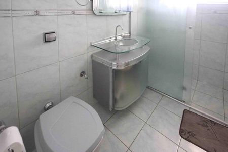 Casa à venda com 160m², 4 quartos e 3 vagas Casa à venda com 160m², 4 quartos e 3 vagasBanheiro