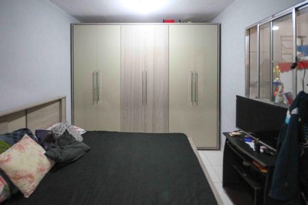 Casa à venda com 160m², 4 quartos e 3 vagas Casa à venda com 160m², 4 quartos e 3 vagasCasa 2 - Quarto