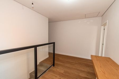 Casa à venda com 220m², 3 quartos e 4 vagas Casa à venda com 220m², 3 quartos e 4 vagasEscritório