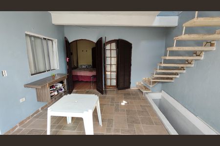 Casa para alugar com 90m², 2 quartos e 2 vagas Casa para alugar com 90m², 2 quartos e 2 vagasVaranda