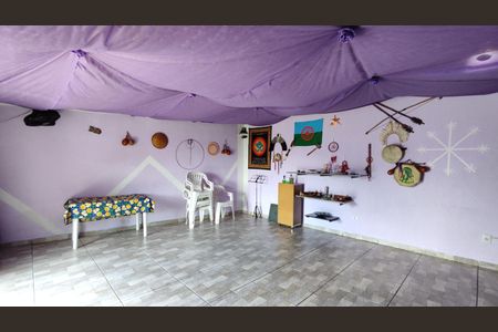 Casa para alugar com 90m², 2 quartos e 2 vagas Casa para alugar com 90m², 2 quartos e 2 vagasTerraço