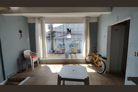 Casa para alugar com 90m², 2 quartos e 2 vagas Casa para alugar com 90m², 2 quartos e 2 vagasVaranda