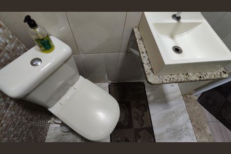 Casa para alugar com 90m², 2 quartos e 2 vagas Casa para alugar com 90m², 2 quartos e 2 vagasBanheiro